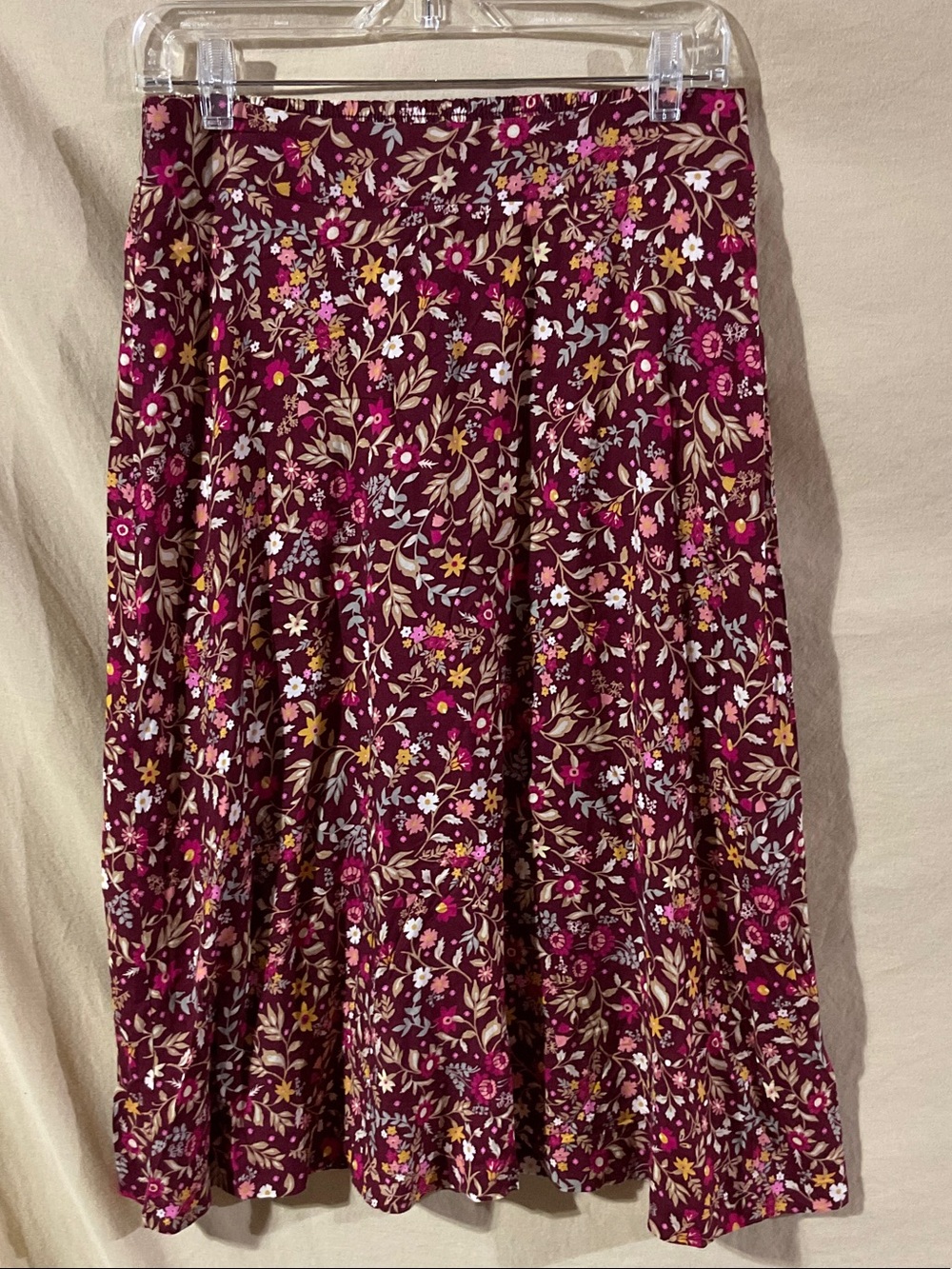 croft & barrow Size S Burgundy Floral Circle Skirt